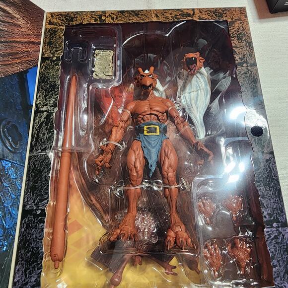 NECA Gargoyles Brooklyn Ultimate Action Figure - Picture 8 of 9